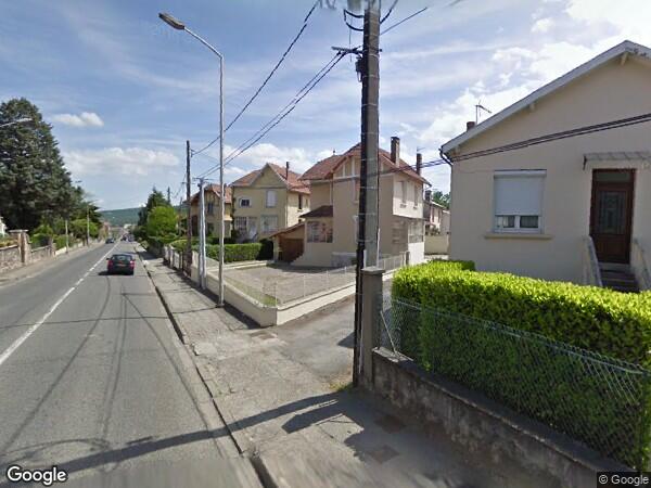 UNE MAISON