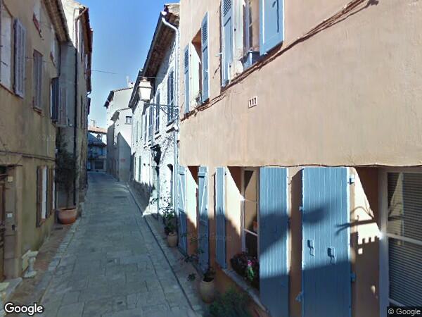 UN APPARTEMENT 
