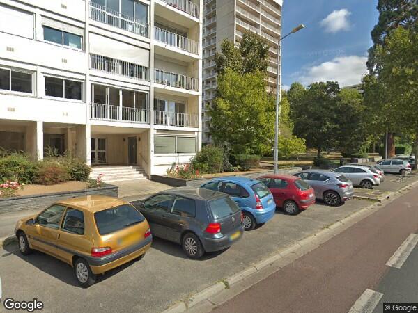 UN APPARTEMENT