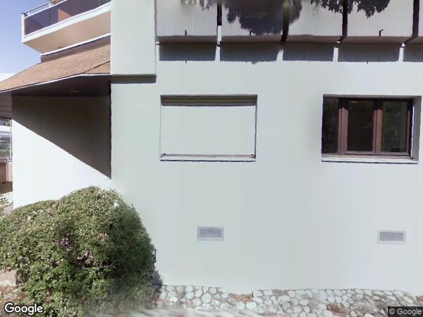 UN GARAGE