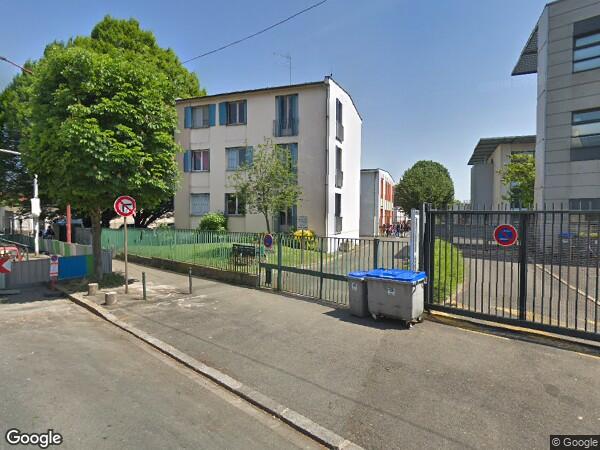 UN  APPARTEMENT DE 3 PIÈCES 