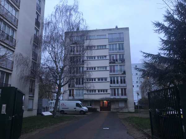 UN APPARTEMENT