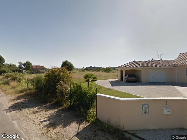 UNE MAISON