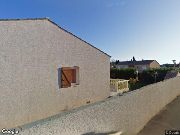 UNE MAISON