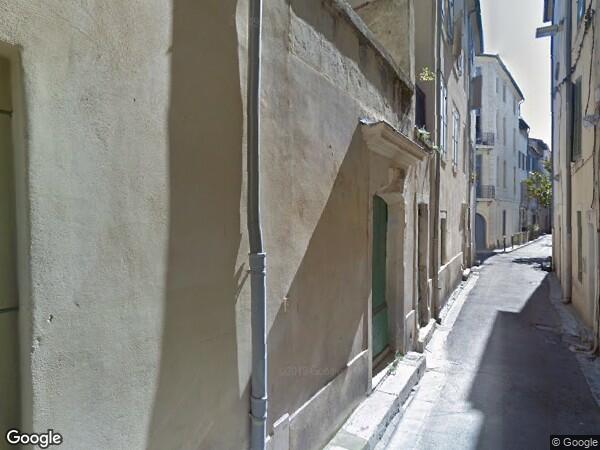 UN APPARTEMENT 