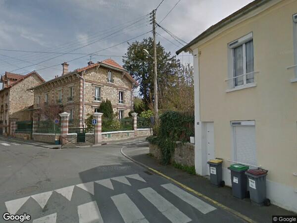 UNE MAISON D'HABITATION