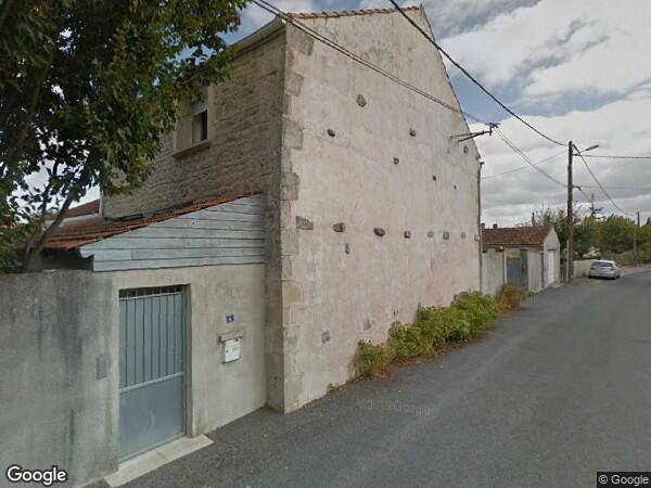 UNE MAISON D'HABITATION