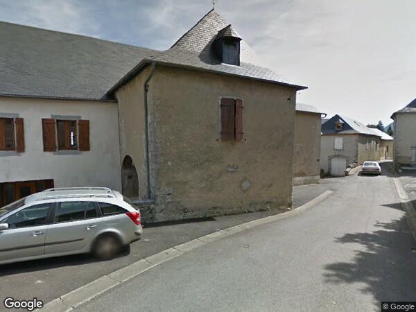UNE MAISON 
