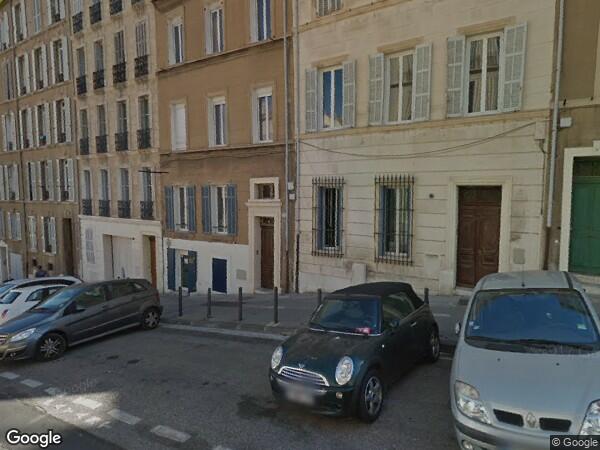 UN APPARTEMENT