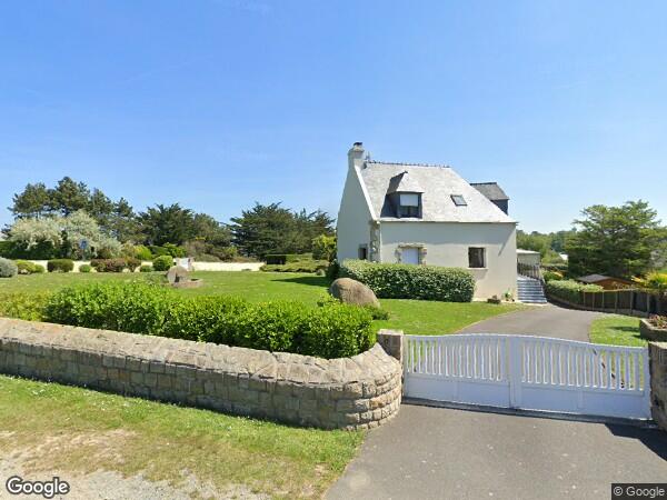 UN ENSEMBLE IMMOBILIER