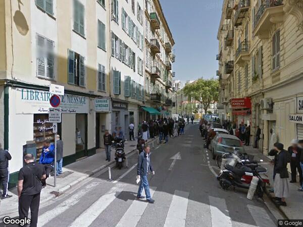 UN APPARTEMENT
