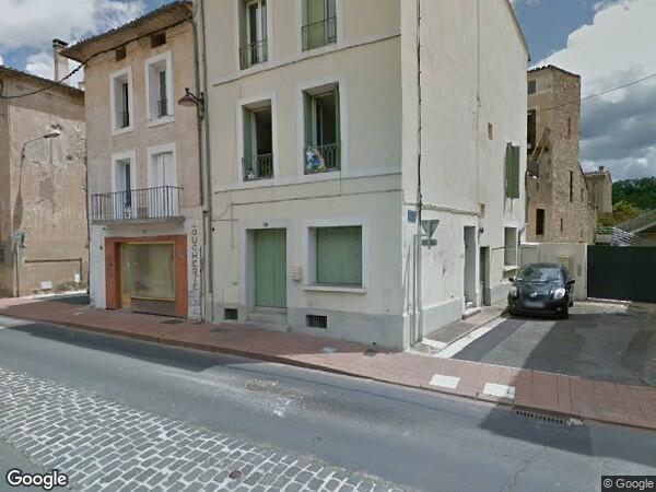 UN IMMEUBLE