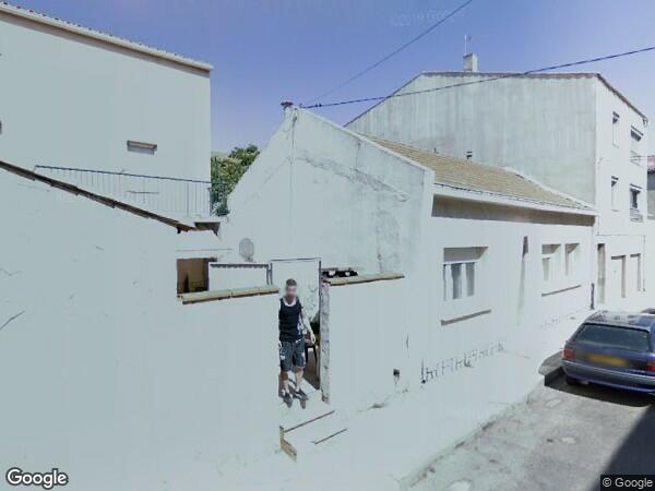 UNE MAISON D'HABITATION