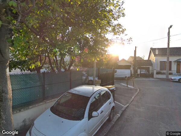 UNE MAISON D'HABITATION