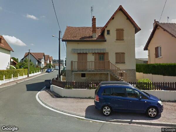 UNE MAISON D'HABITATION