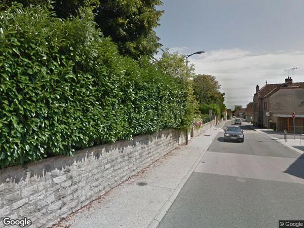 UNE MAISON D'HABITATION