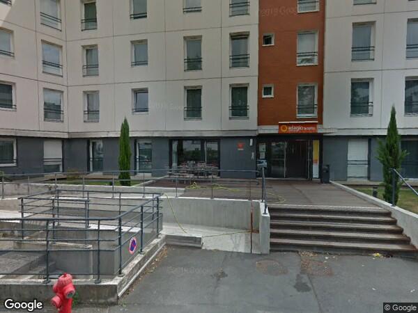 UN APPARTEMENT