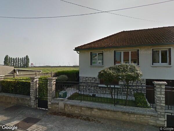 UNE MAISON D'HABITATION