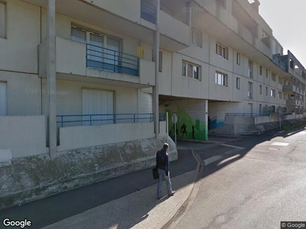 UNE MAISON D'HABITATION