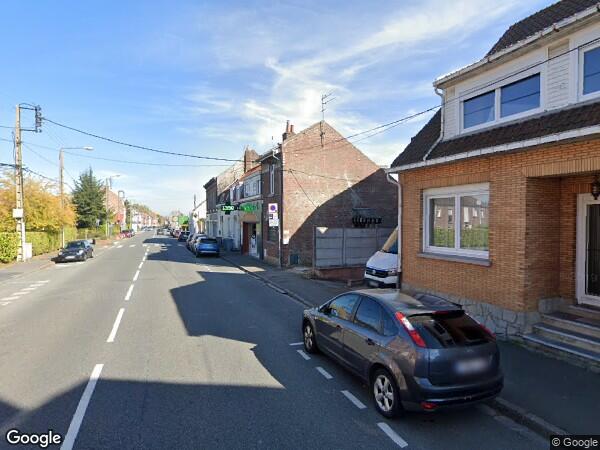 UN IMMEUBLE D'HABITATION