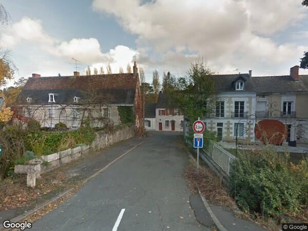 DEUX CORPS DE BÂTIMENT MITOYENS