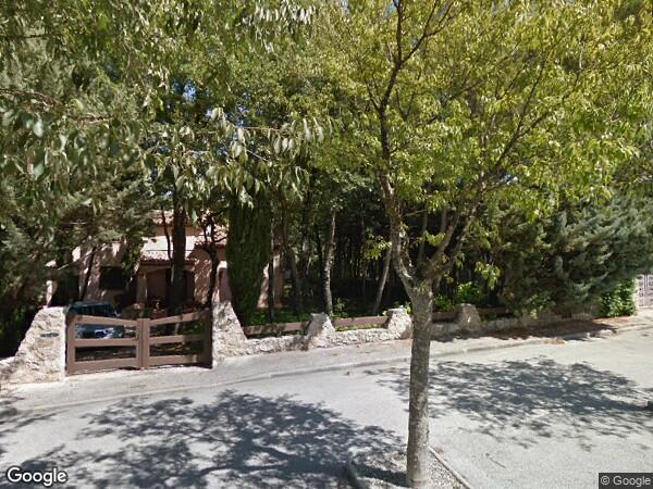 UNE MAISON À USAGE D'HABITATION