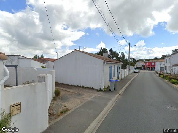 DEUX LOCAUX COMMERCIAUX