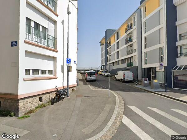 DEUX LOCAUX COMMERCIAUX