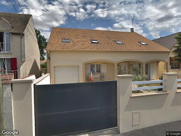 UNE MAISON D'HABITATION