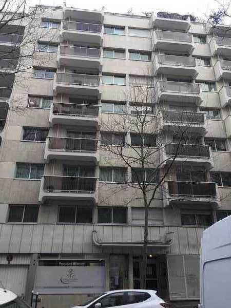 UN APPARTEMENT