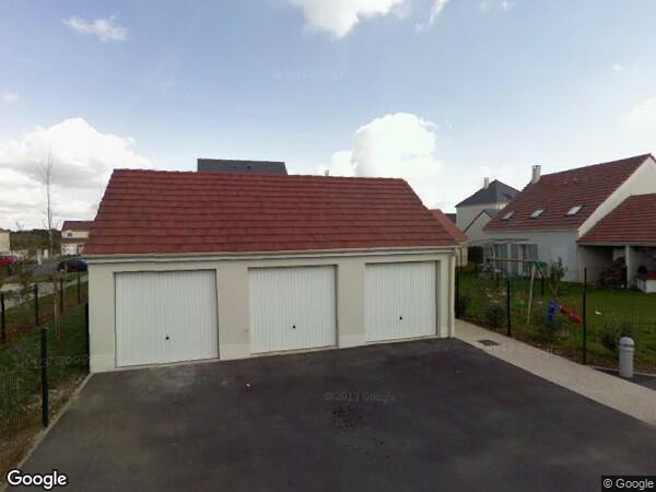 UNE  MAISON D'HABITATION