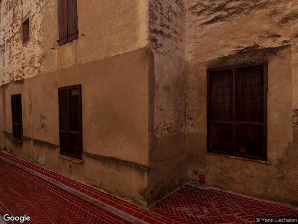 UNE MAISON D'HABITATION