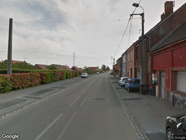 UN IMMEUBLE D'HABITATION