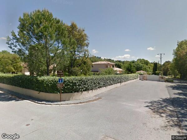 UNE MAISON À USAGE D'HABITATION