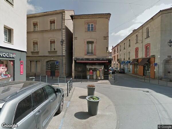 UNE MAISON À USAGE D'HABITATION