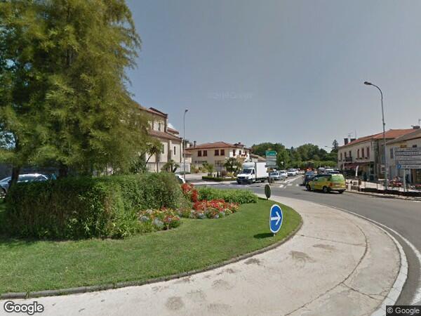 UNE MAISON À USAGE D'HABITATION