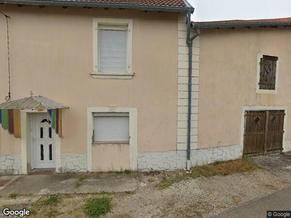 UNE MAISON D'HABITATION 