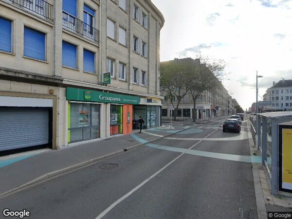 UN LOCAL COMMERCIAL ET UN GARAGE