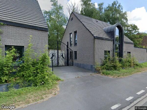 UN ENSEMBLE IMMOBILIER