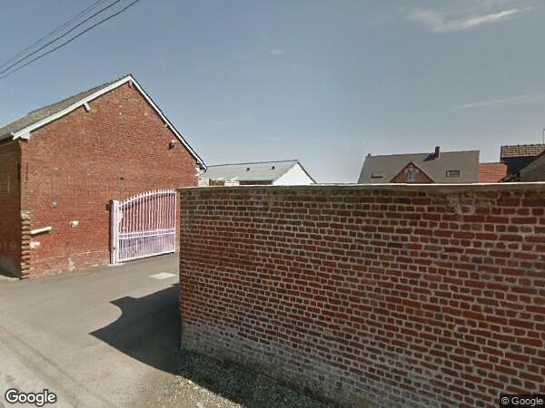 UNE MAISON