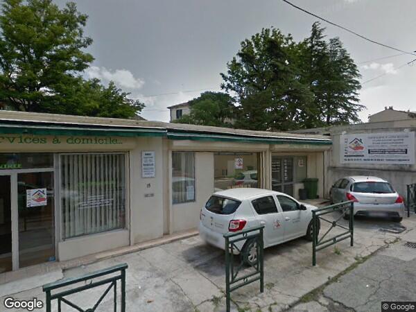UN IMMEUBLE