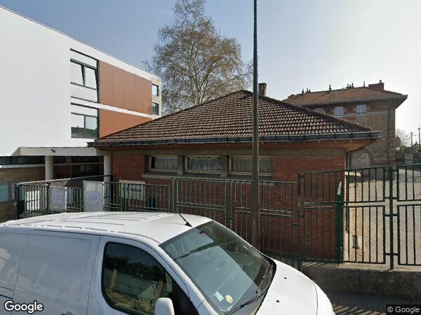 UNE MAISON