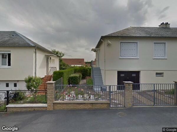 UNE MAISON D'HABITATION