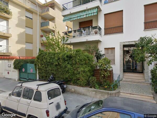 UN APPARTEMENT