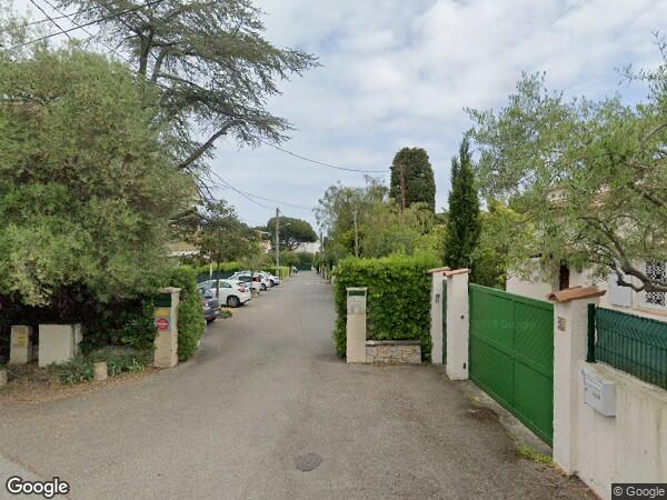 UNE VILLA