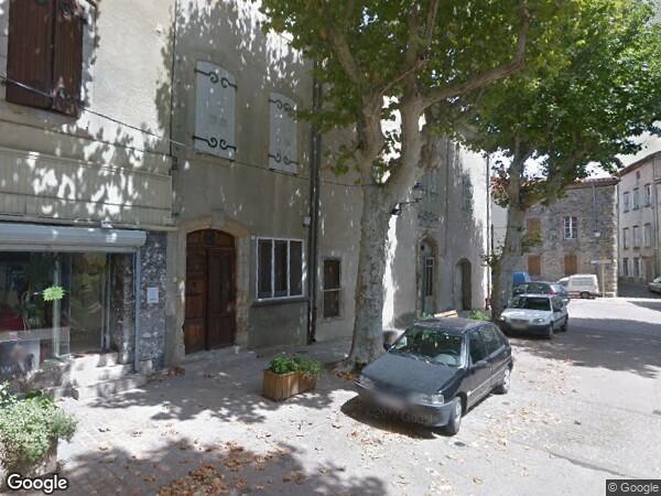 UN IMMEUBLE