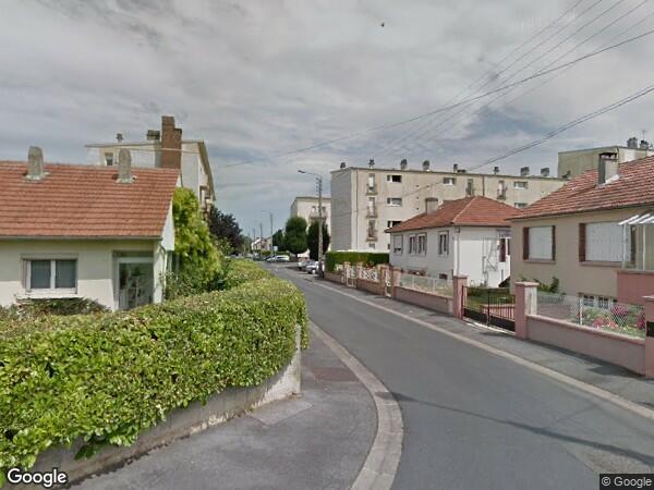 UNE MAISON