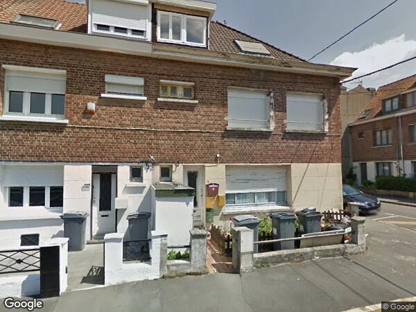 UNE MAISON