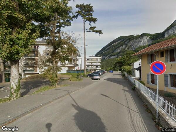UN APPARTEMENT AU 3ÈME ÉTAGE AVEC BALCON ET PLACE DE PARKING AU SOUS-SOL