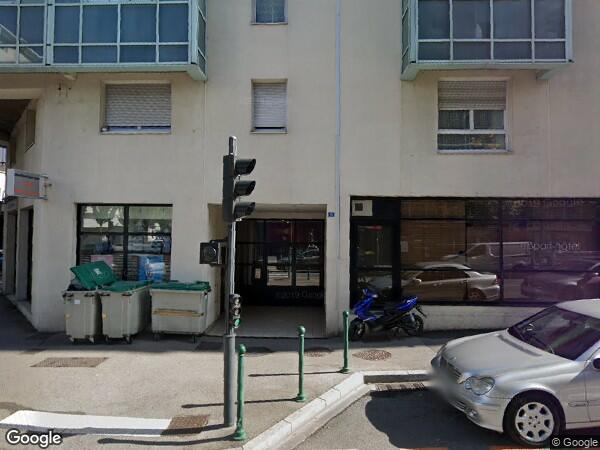 UN APPARTEMENT DE TYPE F2 AU 5EME ETAGE AVEC CAVE